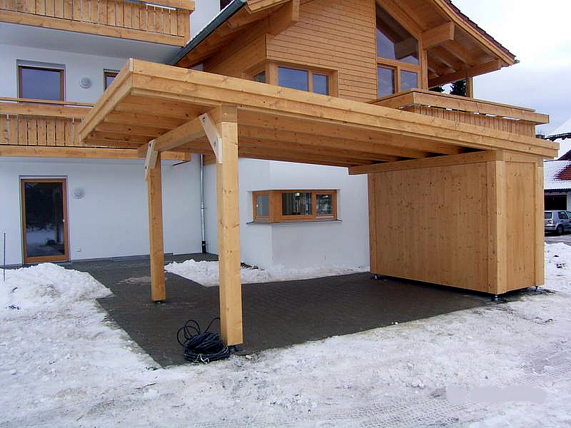 Carport mit kleinem Schuppen